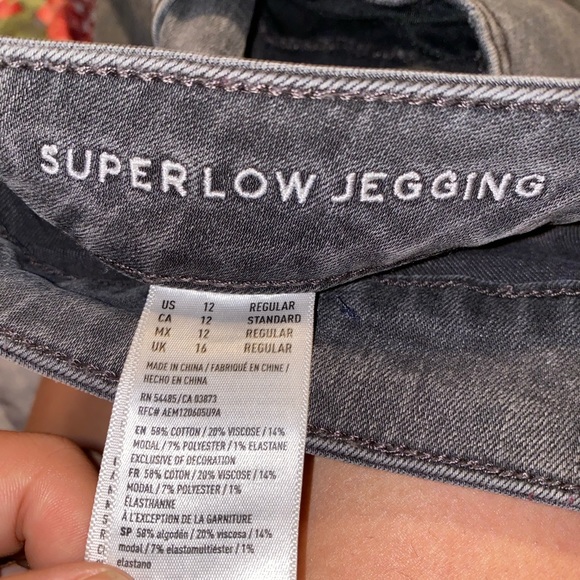 SOLD AE Jeggings - Picture 2 of 3